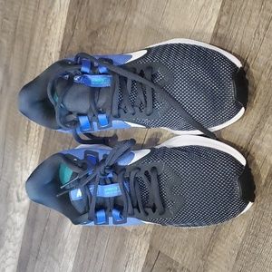 NEW Nike running shoes